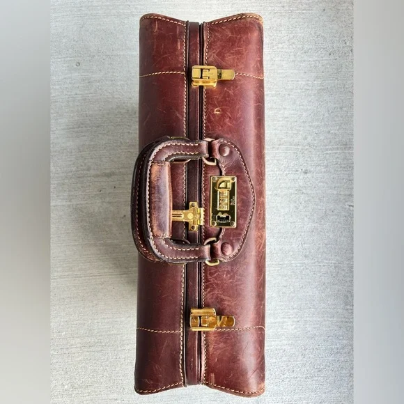 Vintage Atlas Leather Briefcase 20” × 13” × 7” – Double Compartment – Combo Lock